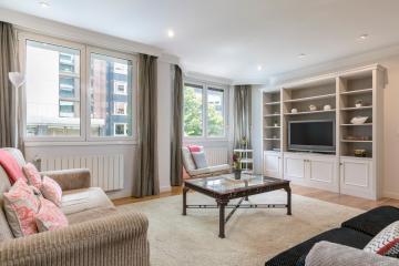 Gran Via 1.2 by Forever Rentals