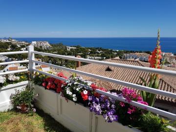 Garden sea view apartment near beach
