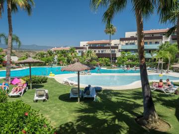 Luxury Two Bedroom Apartment in Los Flamingos, Hoyo 19, Marbella