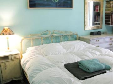 Central & Cosy boutique Apt - 3 min from Metro
