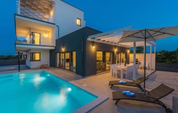 Villa LUNA holiday home