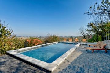 Iva's Place