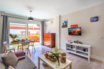 Las Mimosas, familias y parejas - con terraza y parking!