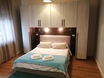 Gira Guest House