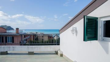 009 - Attico Sant'Anna VISTA MARE 150m dalla Spiaggia con terrazza privata