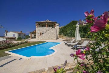 Villa Mayla