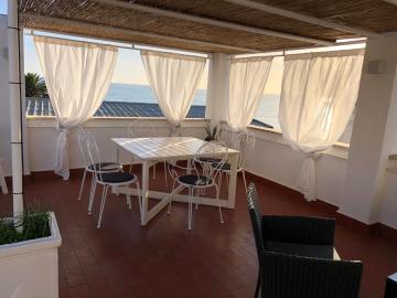 La terrazza sul mare