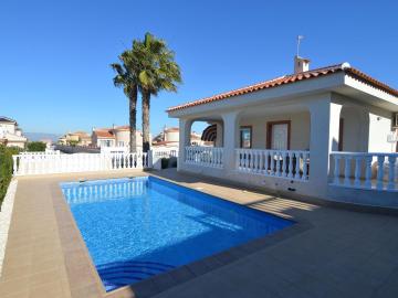 Captivating Villa in Rojales with Swimming pool