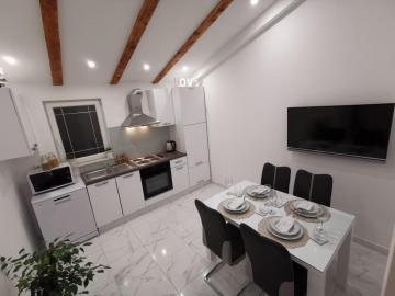 Apartmani Pina 2