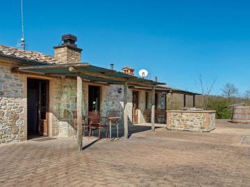 Alluring Cottage in Citt della Pieve with Swimming Pool