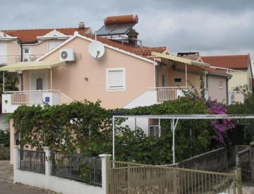 Apartments Zdrave-with parking