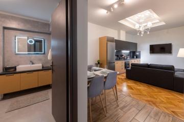 Modern 5BD Apartment in the Heart of Athens