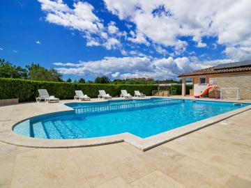 Beautiful Apartment in Banjole near Beach and Pula City