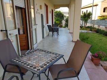 Confetti di Mandorla beach house