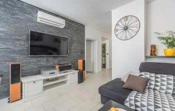 Luxury apartment with Private Garden - Puntizela