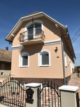 Deluxe Apartments