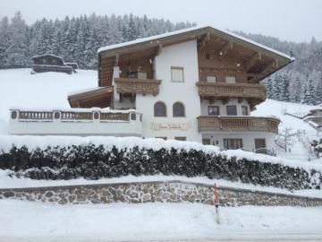 Quaint Apartment in Hainzenberg near Horbergbahn