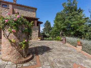 Tranquil Holiday Home in Volterra with Swimming Pool