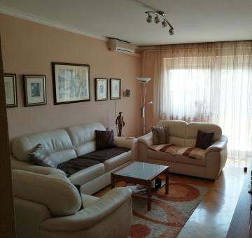 Zsolnay Apartman