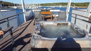 Floating house Astrid