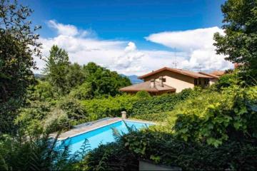 Villa Olivia con piscina a pochi minuti da Arona
