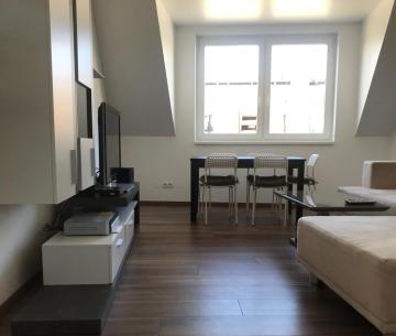 SUNNY VIENNA by JR City Apartments