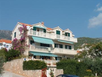 Apartments Sim - 130 m from sea