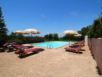 Plush Farmhouse in Montalto di Castro with Terrace