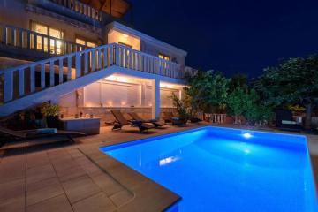 Holiday Home Bonanzza