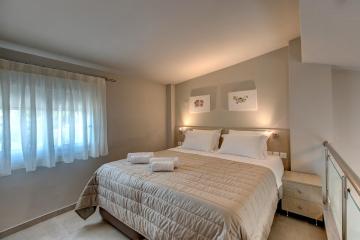 The House Of The Roses Seaview Superior Maisonette 3
