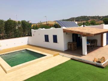 3 bedrooms house with shared pool enclosed garden and wifi at Montecote 5 km away from the beach