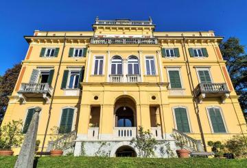 Bellavista prestigious apartment with lake view
