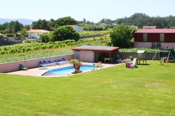 4 bedrooms house with shared pool jacuzzi and enclosed garden at Sanjenjo