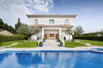 Villa Nikole Prestige - Beautiful 5 bedroom Villa - Luscious Gardens with Sea View