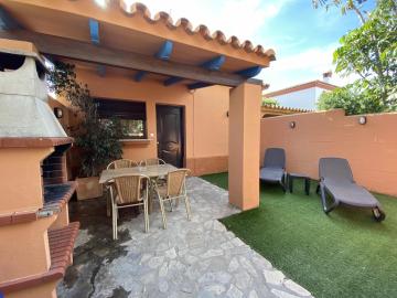 Casa Familiar cerca de la playa con piscina compartida