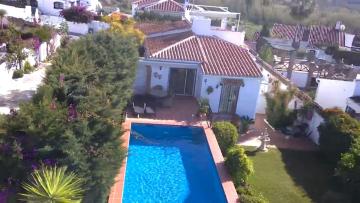 BONITA VILLA EN NERJA CASA PALOMAS