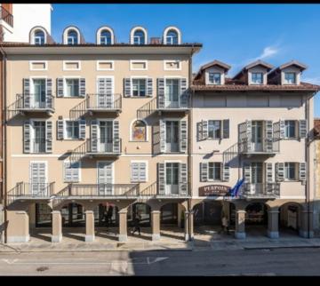 Hotel & Apartments