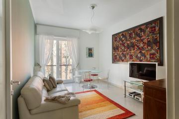 Wide & Modern apt close to China Town & Sempione area