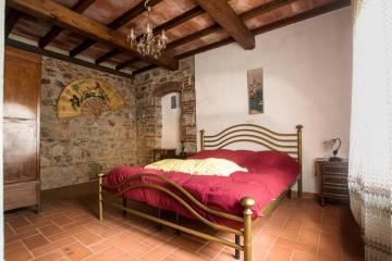 Rustic Tuscan style apartment