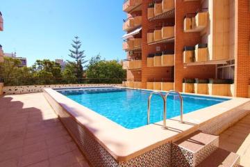 AMAZING SUNNY FLAT WITH BALCONY POOL two MINS FROM THE BEACH