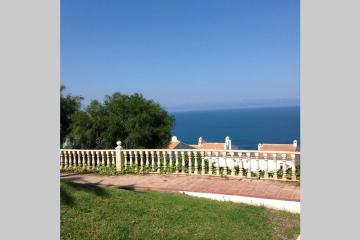 Bonito Piso frente al mar con piscina y parking