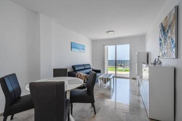 Ocean View Apartment in Arenas Negras PA05