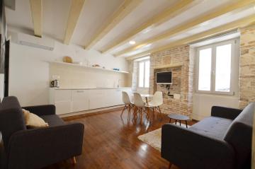 Grisia Apartments