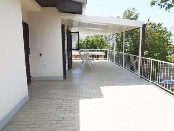Large Apartment Omisalj 3623-5