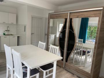 János Apartman