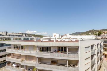 LETS HOLIDAYS Beach apartment 2 in tossa de mar