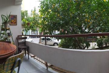 Lemon tree,family house 15 min. walk to Acropolis