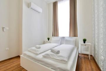 Premium Apartment by Hi5 - Central 3 bedroom (221)