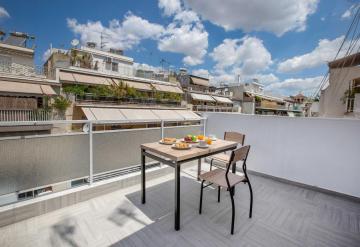 Studio penthouse near Acropolis Museum by GHH