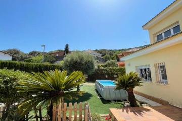 Acogedora Casa En Cabrils Con Mar y Montaña